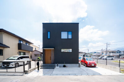 WORKS[施工事例]を更新しました。【限られた敷地にフィットする、ちょうどいい大きさ。広すぎず、狭すぎない、コンパクトハウス。】